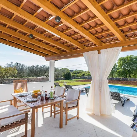 Gorgeous In With Wifi Galižana