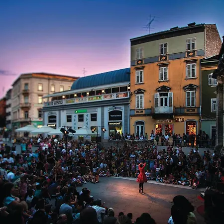 Gorgeous In With Wifi Σπίτι διακοπών *